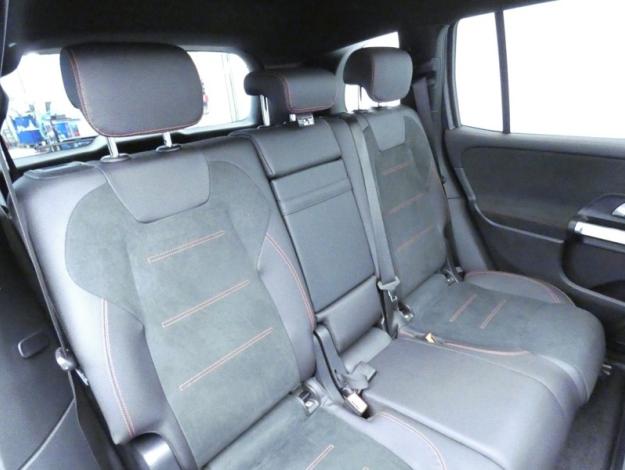 MERCEDES-BENZ GLB 200 d AMG Line  