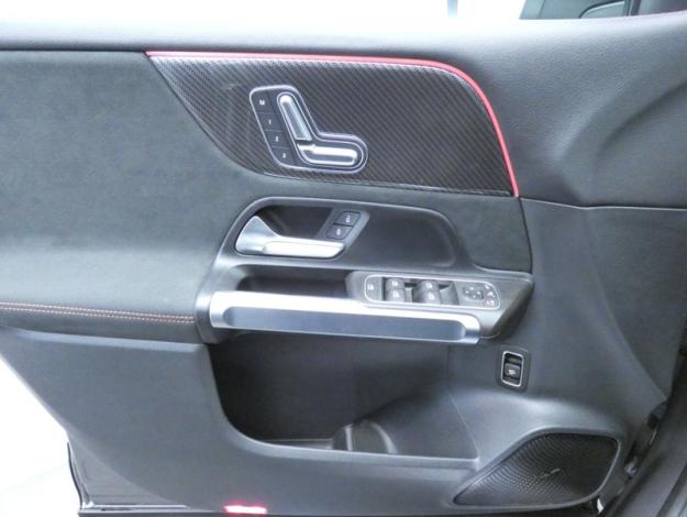 MERCEDES-BENZ GLB 200 d AMG Line  