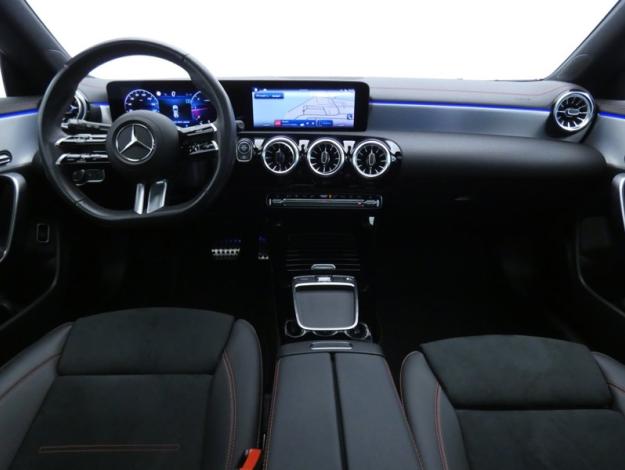 MERCEDES-BENZ CLA Shooting Brake CLA 200 d Shooting Brake AMG Line  