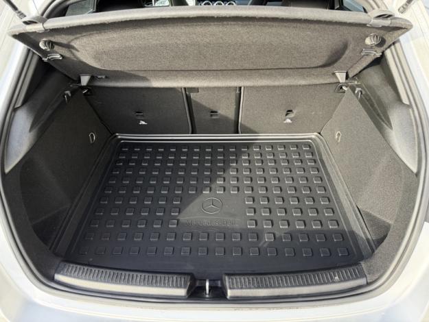 MERCEDES-BENZ Classe A 180 AMG Line  