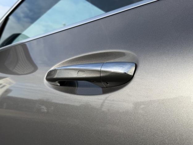 MERCEDES-BENZ GLA 250 e AMG Line  