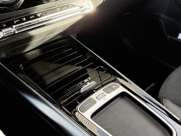 MERCEDES-BENZ GLA 250 e AMG Line  