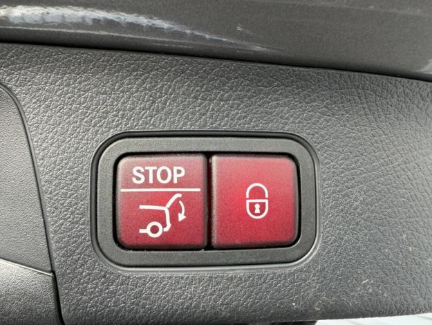 MERCEDES-BENZ GLA 250 e AMG Line  