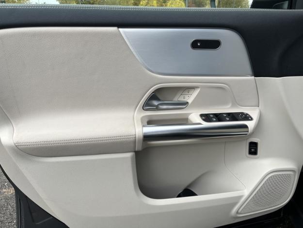 MERCEDES-BENZ GLA 200 Business Line  