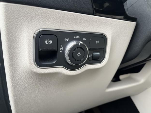 MERCEDES-BENZ GLA 200 Business Line  