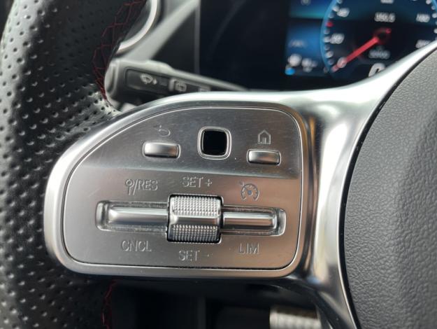 MERCEDES-BENZ GLA 200 d AMG Line  