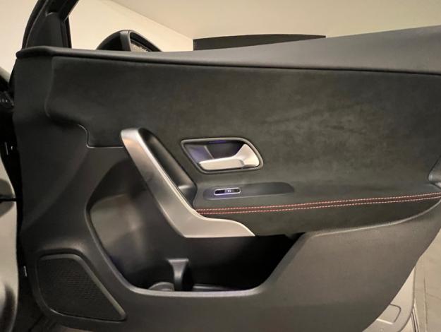 MERCEDES-BENZ Classe A 180 AMG Line  