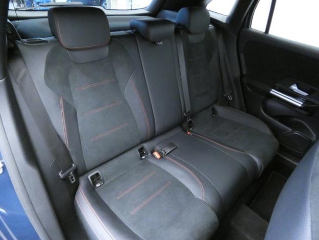 MERCEDES-BENZ GLA 200 d AMG Line  