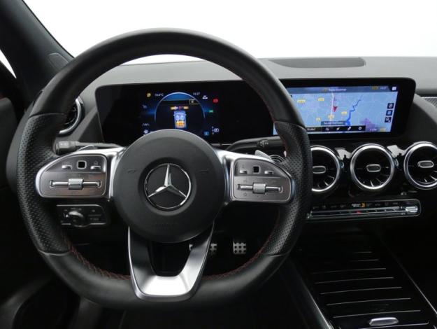 MERCEDES-BENZ GLA 200 d AMG Line  