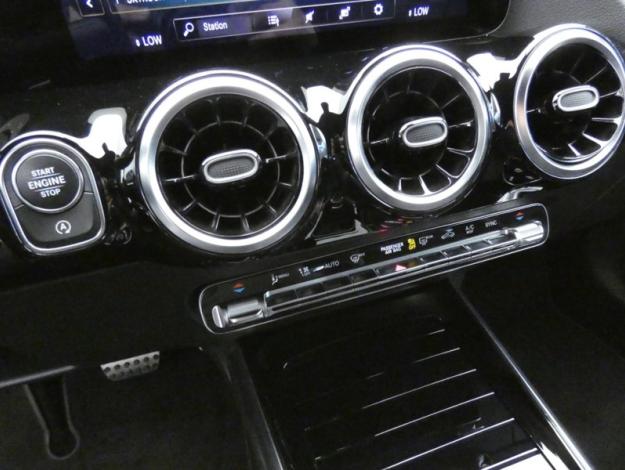 MERCEDES-BENZ GLA 200 d AMG Line  