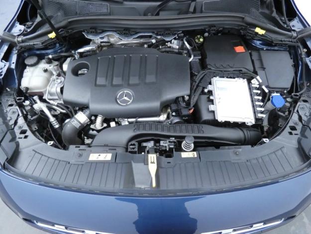 MERCEDES-BENZ GLA 200 d AMG Line  