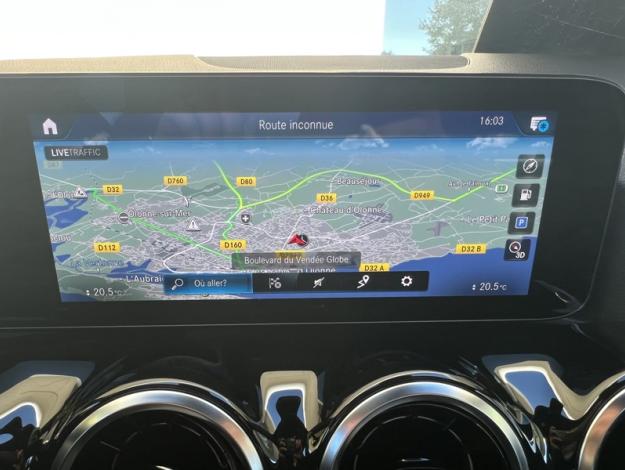 MERCEDES-BENZ GLA 200 d AMG Line  