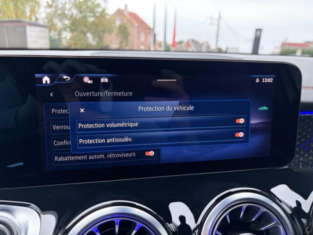 MERCEDES-BENZ EQB 250 + AMG Pack Night 7places Pano  