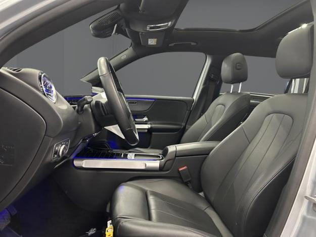 MERCEDES-BENZ GLB 180 d Luxury Line 7 places Pano  
