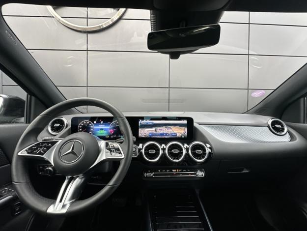 MERCEDES-BENZ GLA 180 Progressive Line  