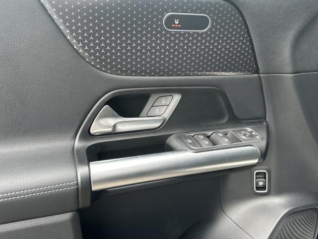 MERCEDES-BENZ GLA 180 Progressive Line  