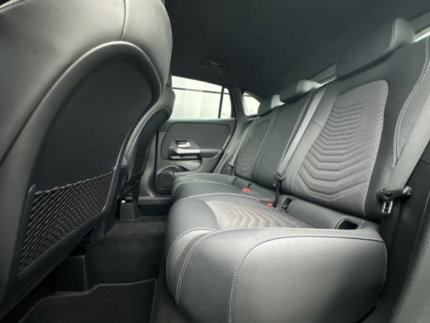 MERCEDES-BENZ GLA 180 Progressive Line  