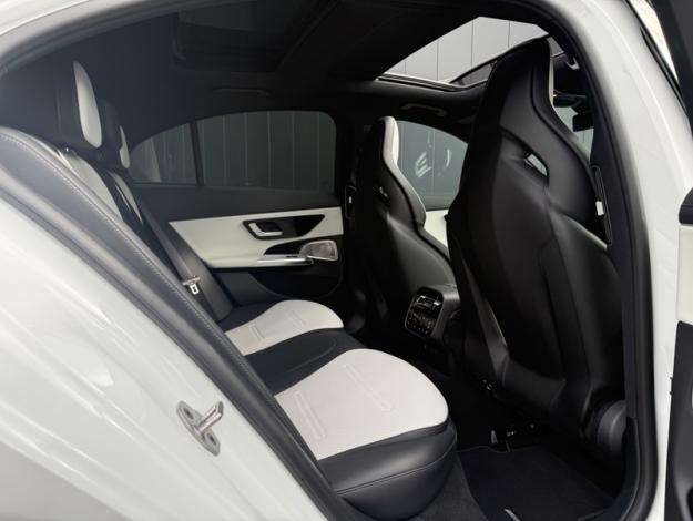 MERCEDES-BENZ Classe E Berline Mercedes-AMG E 53 HYBRID 4MATIC+ Berline  Mercedes-AMG E 53 HYBRID 4MATI