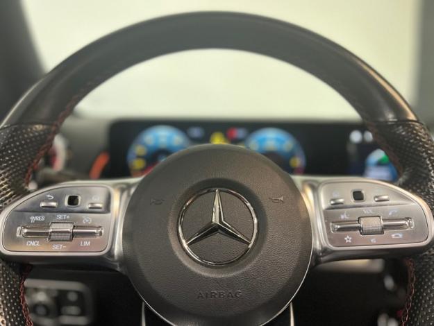 MERCEDES-BENZ GLB 200 d AMG Line  