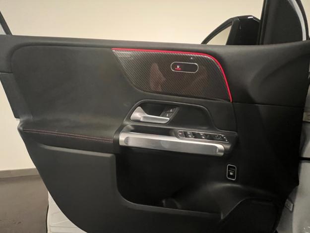 MERCEDES-BENZ GLB 200 d AMG Line  