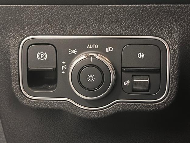 MERCEDES-BENZ GLB 200 d AMG Line  