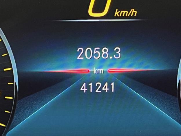 MERCEDES-BENZ GLB 200 d AMG Line  