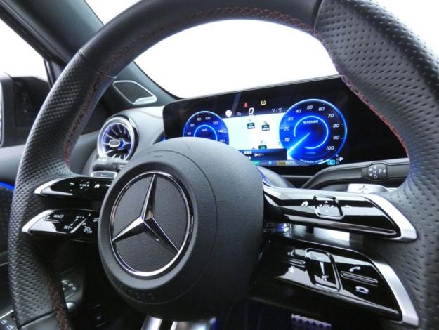 MERCEDES-BENZ EQB 250+ AMG Line  