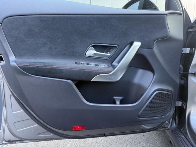 MERCEDES-BENZ Classe A 180 d AMG Line  