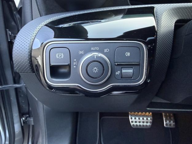 MERCEDES-BENZ Classe A 180 d AMG Line  