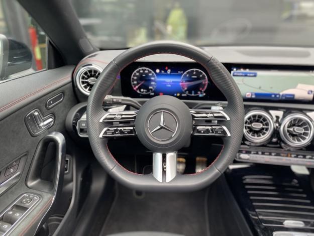 MERCEDES-BENZ CLA Shooting Brake 200 d 150ch AMG Line 8G-DCT AMG Line Classe CLA SB/118 CLA 200 d Shooting Brake AMG Line