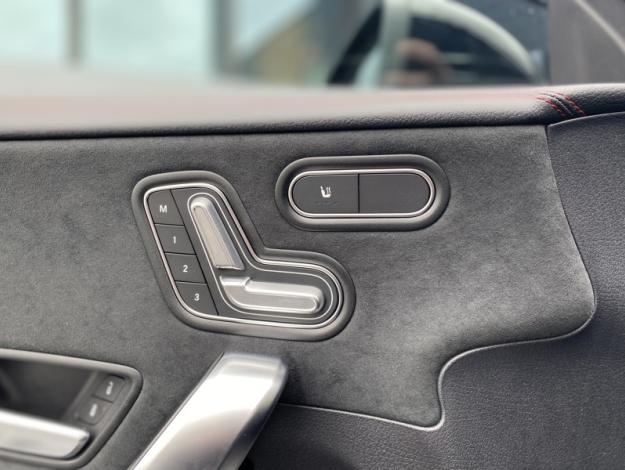 MERCEDES-BENZ CLA Shooting Brake 200 d 150ch AMG Line 8G-DCT AMG Line Classe CLA SB/118 CLA 200 d Shooting Brake AMG Line