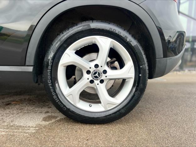 MERCEDES-BENZ GLA 180 Sensation  