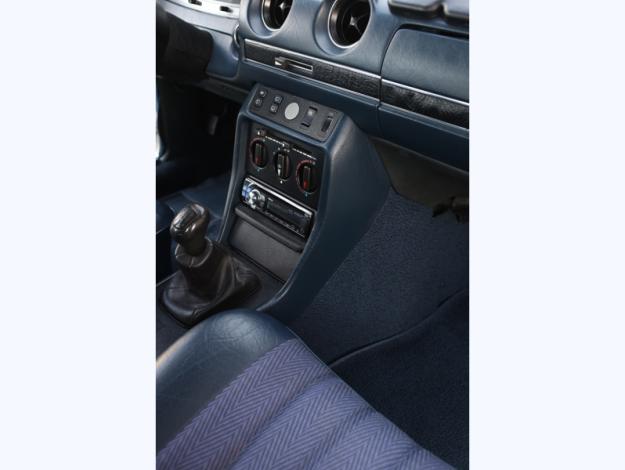 MERCEDES-BENZ 200 BREAK   