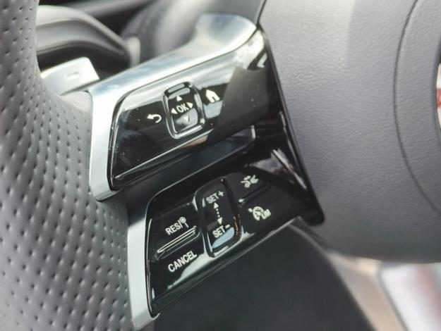 MERCEDES-BENZ GLA 180 d AMG Line - SAGA Huy (+32 85 23 69 00) 