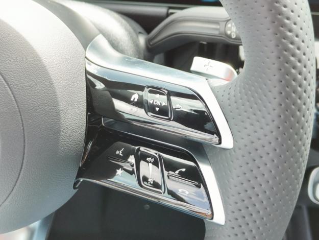 MERCEDES-BENZ GLA 180 d AMG Line - SAGA Huy (+32 85 23 69 00) 