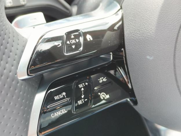 MERCEDES-BENZ GLA 180 d AMG Line - SAGA Huy (+32 85 23 69 00) 