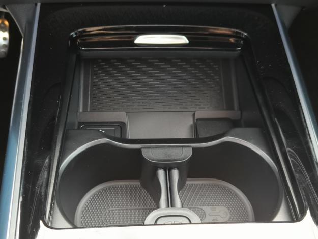 MERCEDES-BENZ GLA 180 d AMG Line - SAGA Huy (+32 85 23 69 00) 