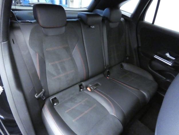 MERCEDES-BENZ GLA 200 d AMG Line  