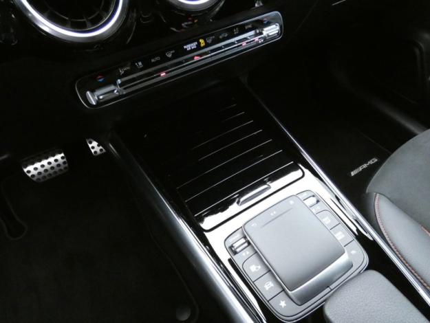 MERCEDES-BENZ GLA 200 d AMG Line  