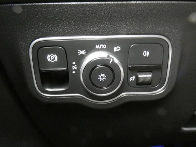 MERCEDES-BENZ EQA 250 Business Line  