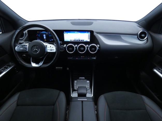 MERCEDES-BENZ GLA 200 d AMG Line  