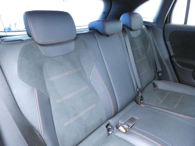 MERCEDES-BENZ GLA 200 d AMG Line  