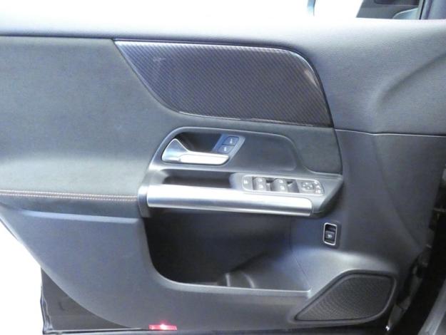 MERCEDES-BENZ GLA 200 d AMG Line  