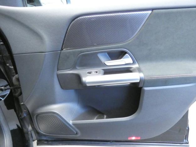 MERCEDES-BENZ GLA 200 d AMG Line  