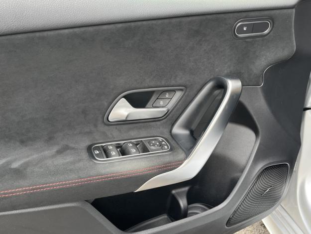 MERCEDES-BENZ Classe A 200 AMG Line  