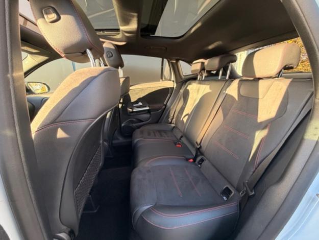 MERCEDES-BENZ GLA 200 d AMG Line  GLA 200 d AMG Line