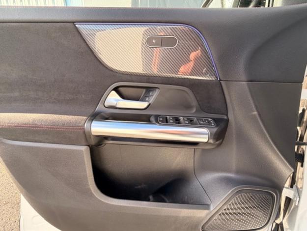 MERCEDES-BENZ GLA 200 d AMG Line  GLA 200 d AMG Line