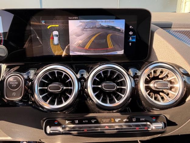 MERCEDES-BENZ GLA 200 d AMG Line  GLA 200 d AMG Line