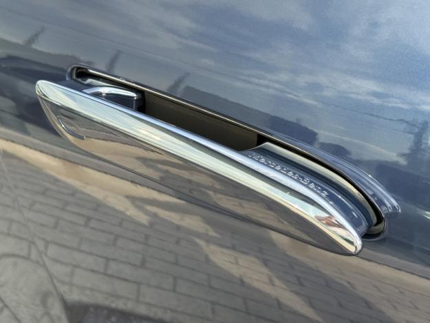 MERCEDES-BENZ EQE SUV 350+ AMG Line Toit Pano Burmester  