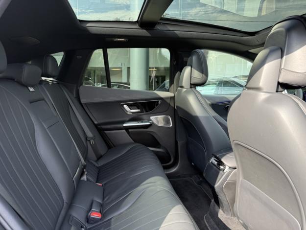 MERCEDES-BENZ EQE SUV 350+ AMG Line Toit Pano Burmester  